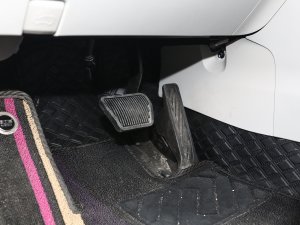 2023款400T 四驱奢享版 中控区