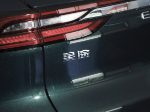 2023400T (q) (x)(ji)^