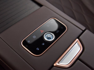 2023400T  7 п؅^