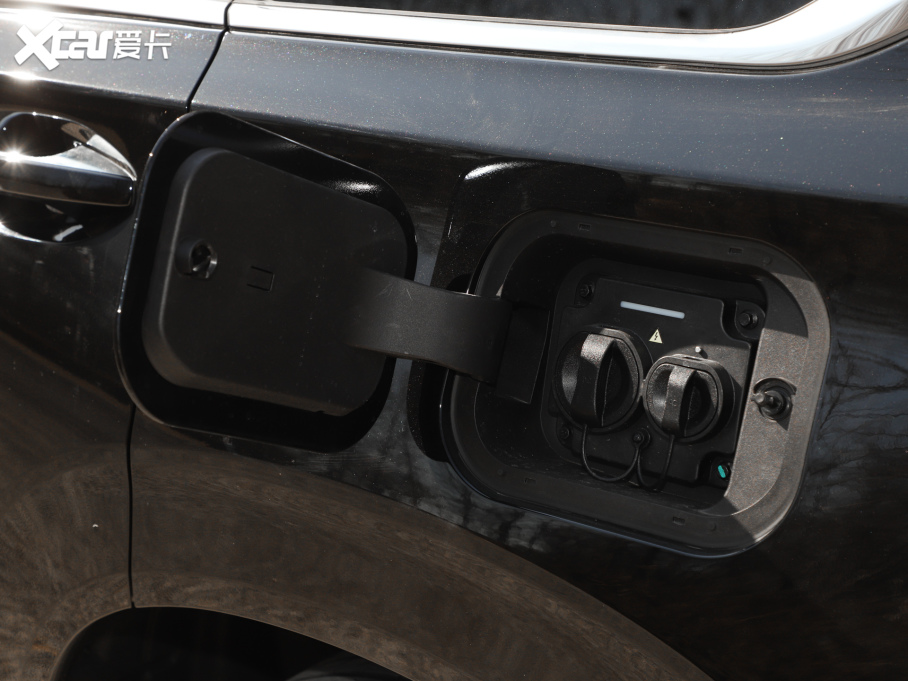 2025;C-DM 180 LmUltra 7