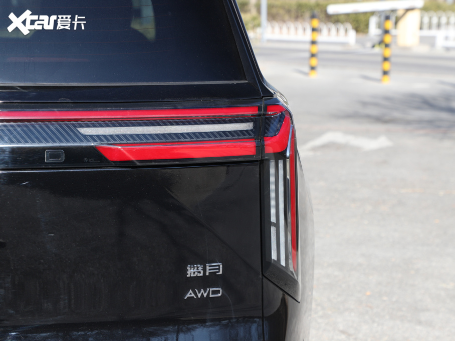 2025;C-DM 180 LmUltra 7