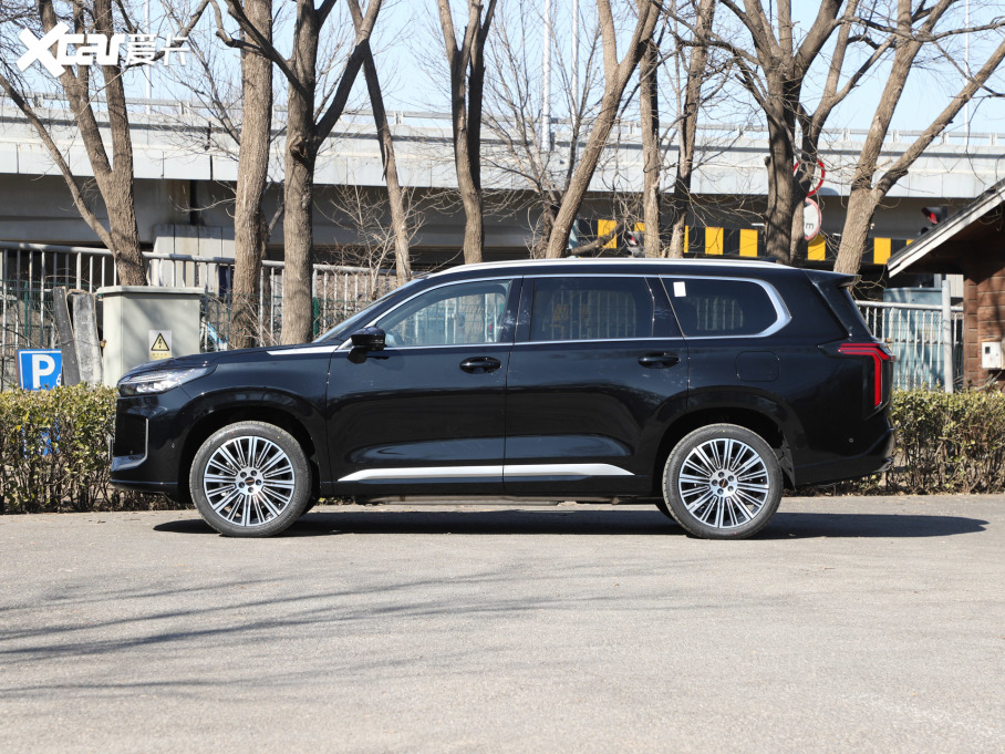 2025;C-DM 180 Lm(x)Ultra(q) 7