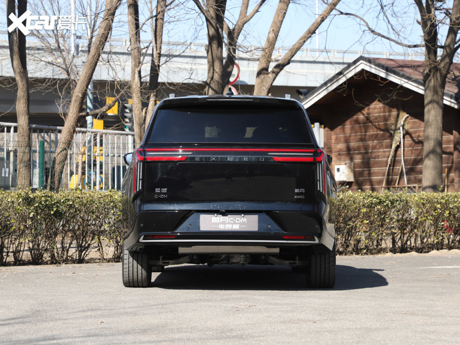 2025;C-DM 180 LmUltra 7