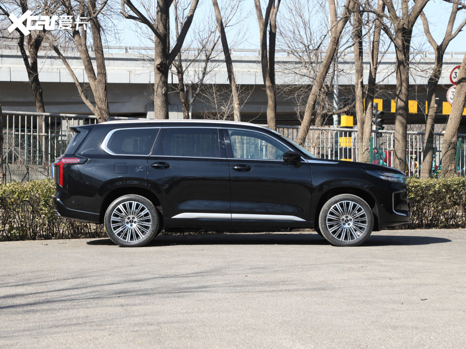 2025;C-DM 180 LmUltra 7