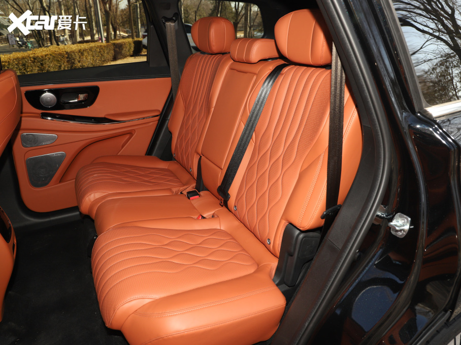 2025;C-DM 180 LmUltra 7