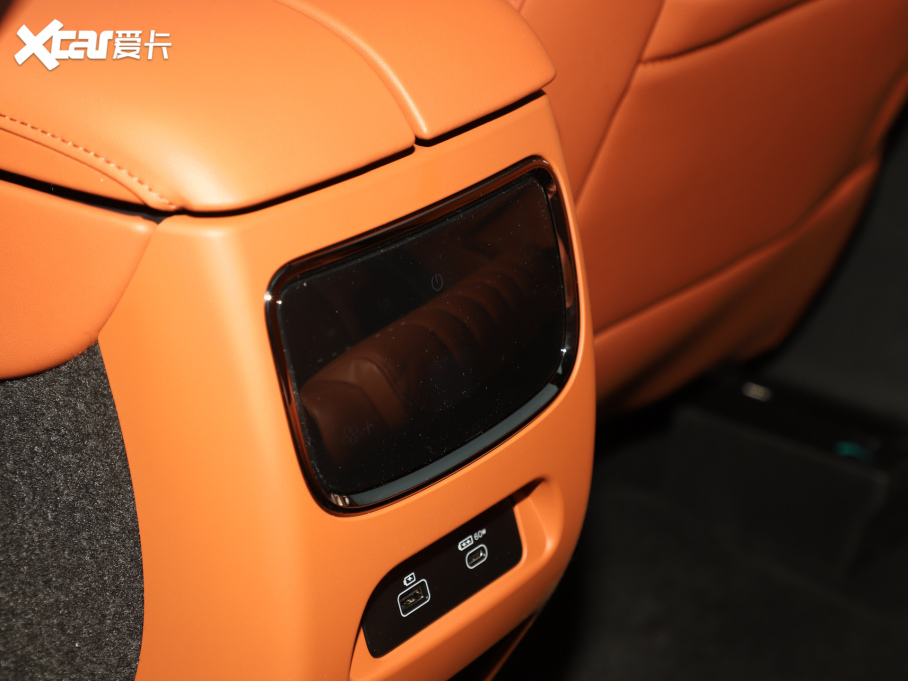 2025;C-DM 180 Lm(x)Ultra(q) 7