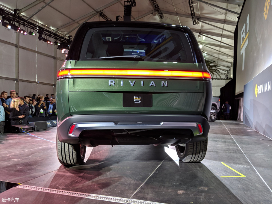 2019Rivian R1S 