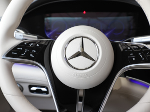 2022580 4MATIC п؅^