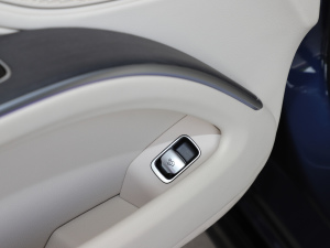 2022580 4MATIC п؅^