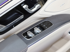 2022580 4MATIC {܇ƅ^(q)	