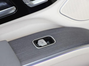 2022580 4MATIC п؅^