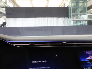 2022580 4MATIC {(dio)L(fng)