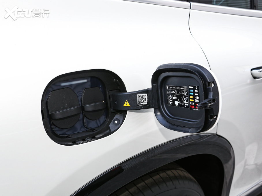 2023YEQS SUV 450 4MATIC A