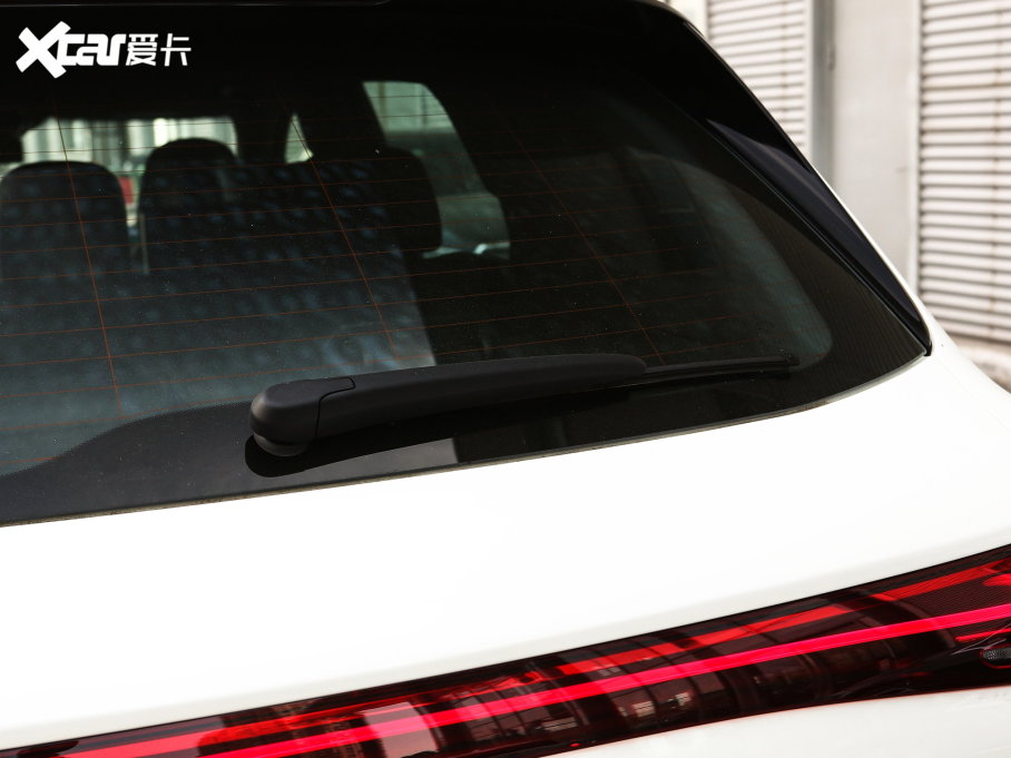 2023YEQS SUV 450 4MATIC A