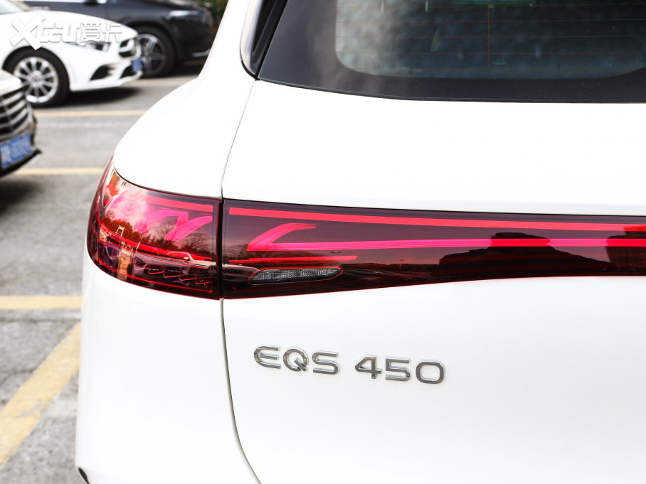 2023YEQS SUV 450 4MATIC A