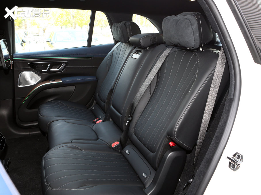 2023YEQS SUV 450 4MATIC A