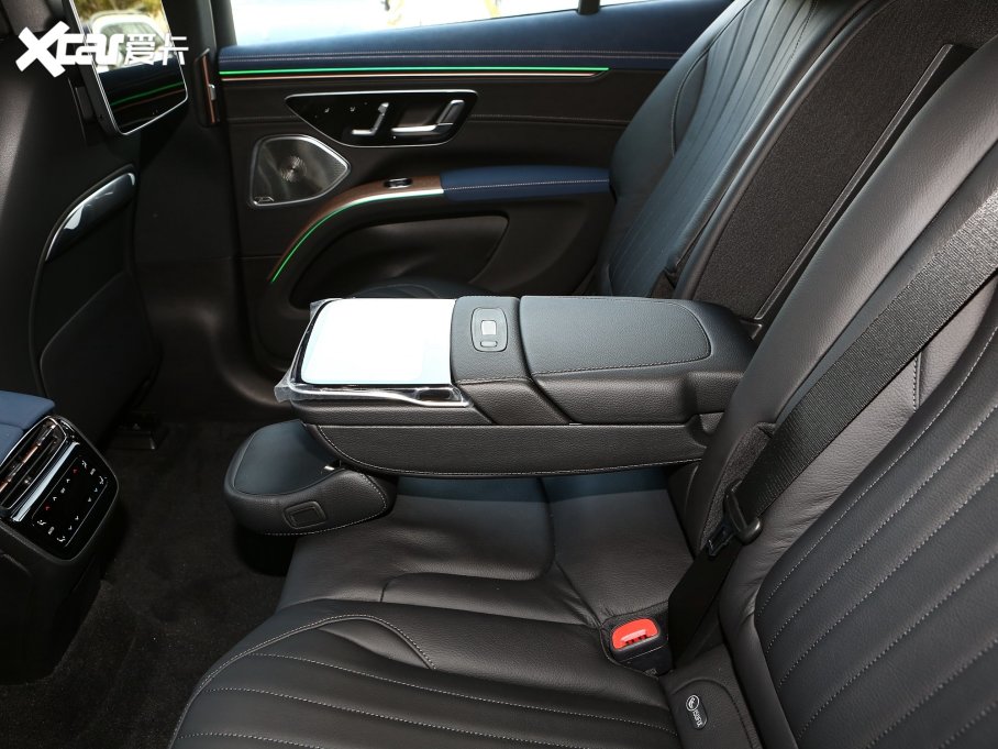 2023YEQS SUV 450 4MATIC A