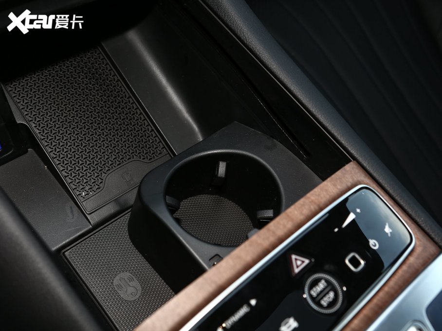 2023YEQS SUV 450 4MATIC A