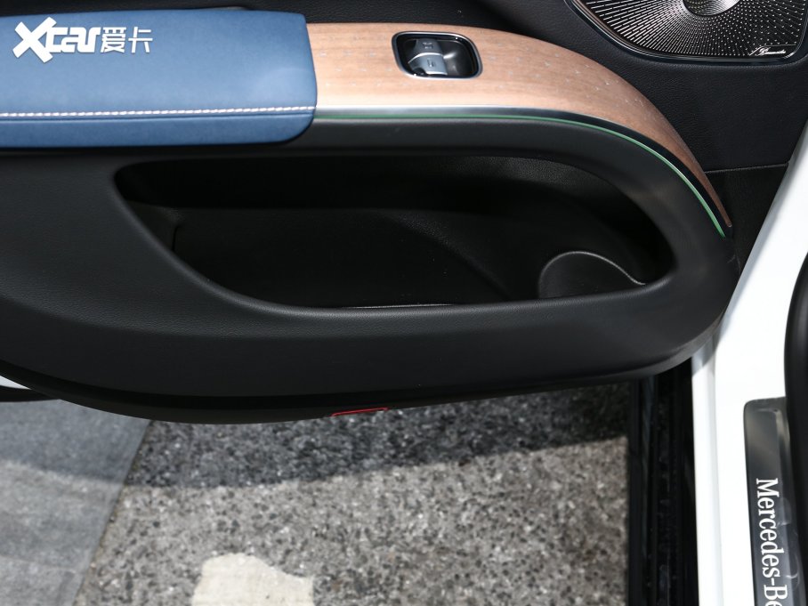 2023YEQS SUV 450 4MATIC A