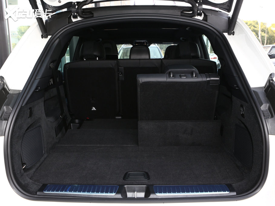 2023YEQS SUV 450 4MATIC A