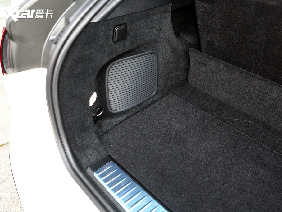 2023YEQS SUV 450 4MATIC A