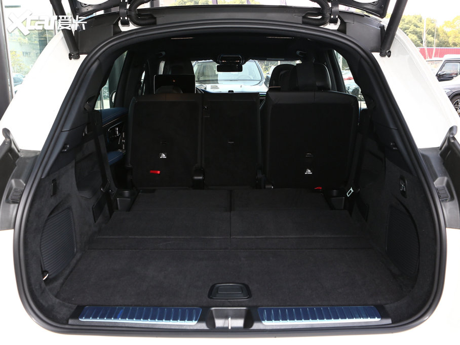 2023YEQS SUV 450 4MATIC A