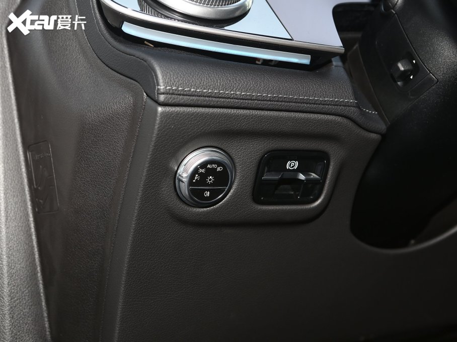 2023YEQS SUV 450 4MATIC A