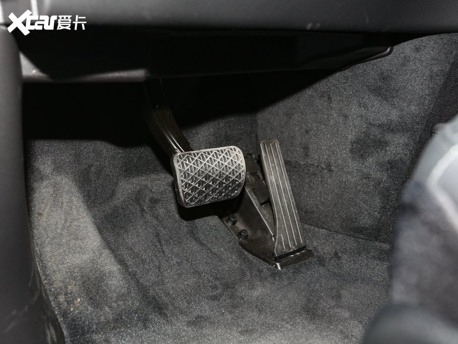 2023YEQS SUV 450 4MATIC A