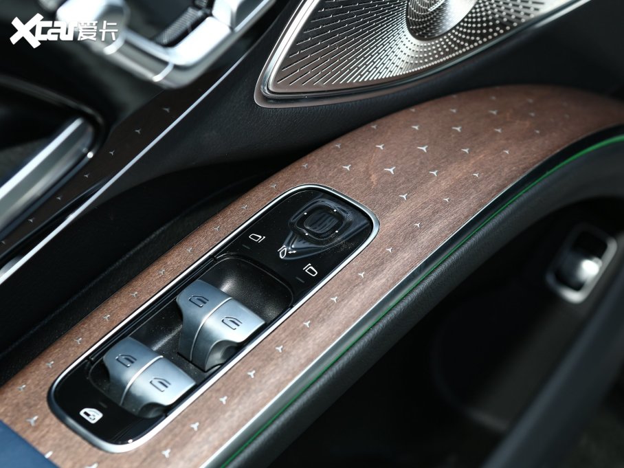 2023YEQS SUV 450 4MATIC A