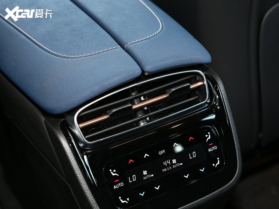 2023YEQS SUV 450 4MATIC A