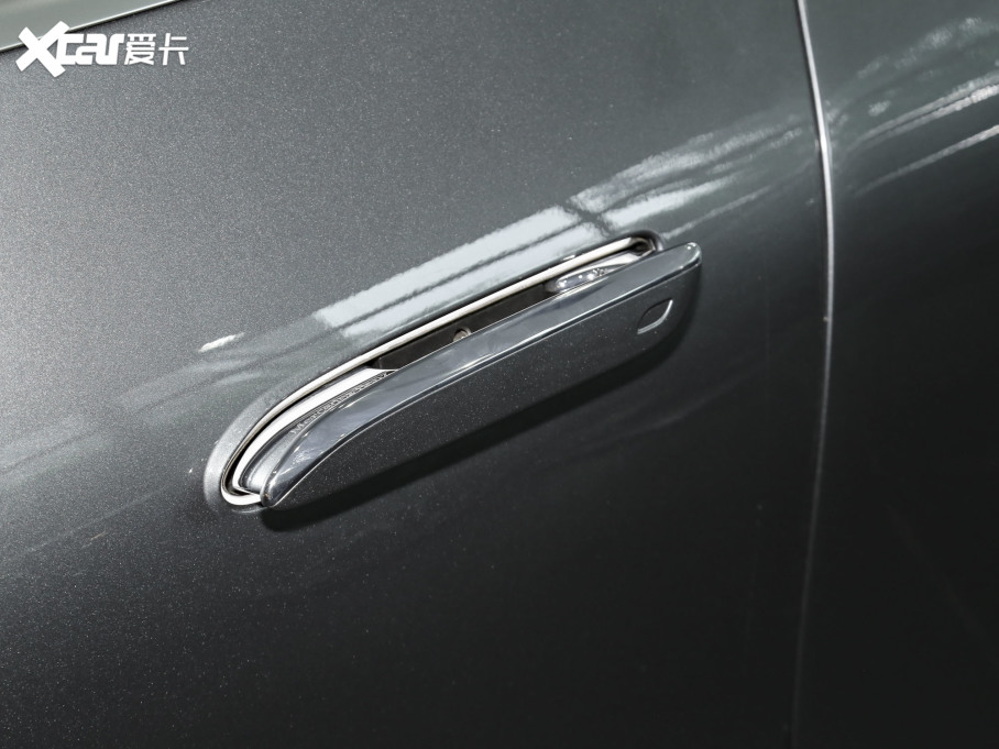 2023YEQS SUV 450 4MATIC h