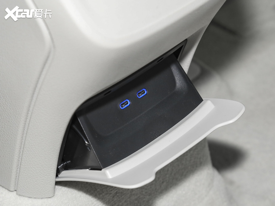 2023YEQS SUV 450 4MATIC h