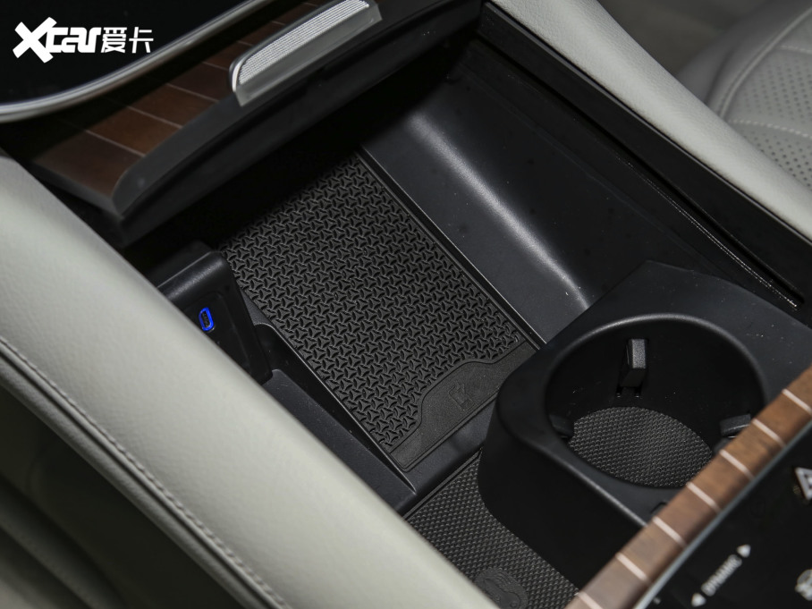 2023YEQS SUV 450 4MATIC h