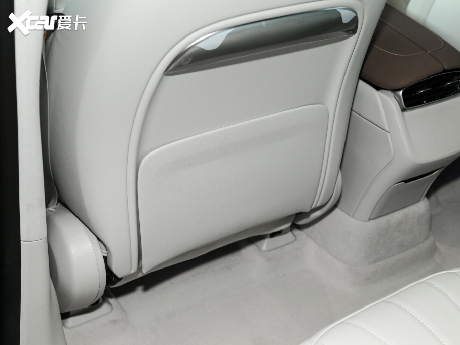 2023YEQS SUV 450+ 