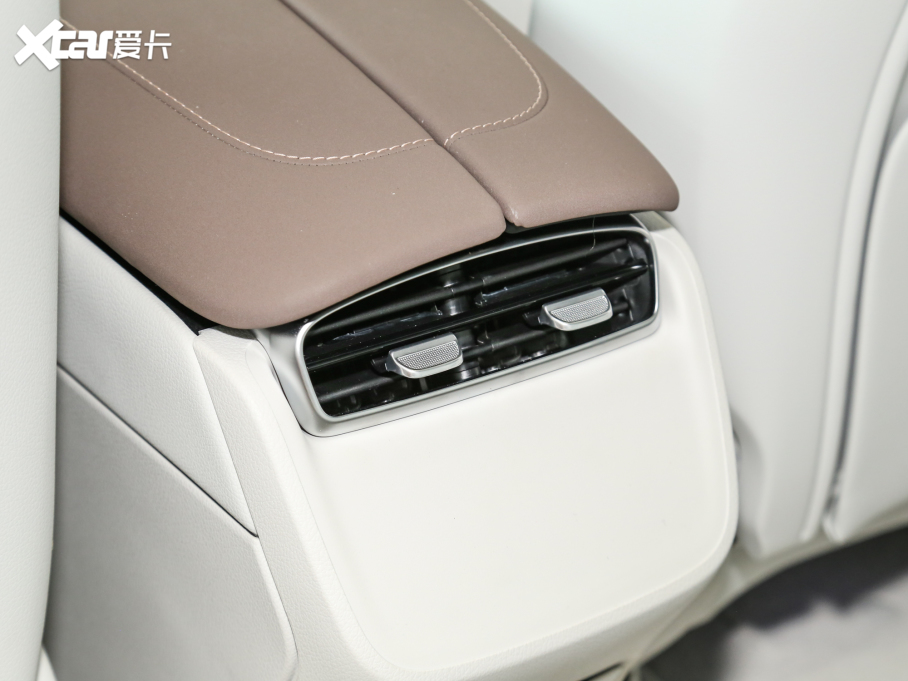 2023YEQS SUV 450+ 