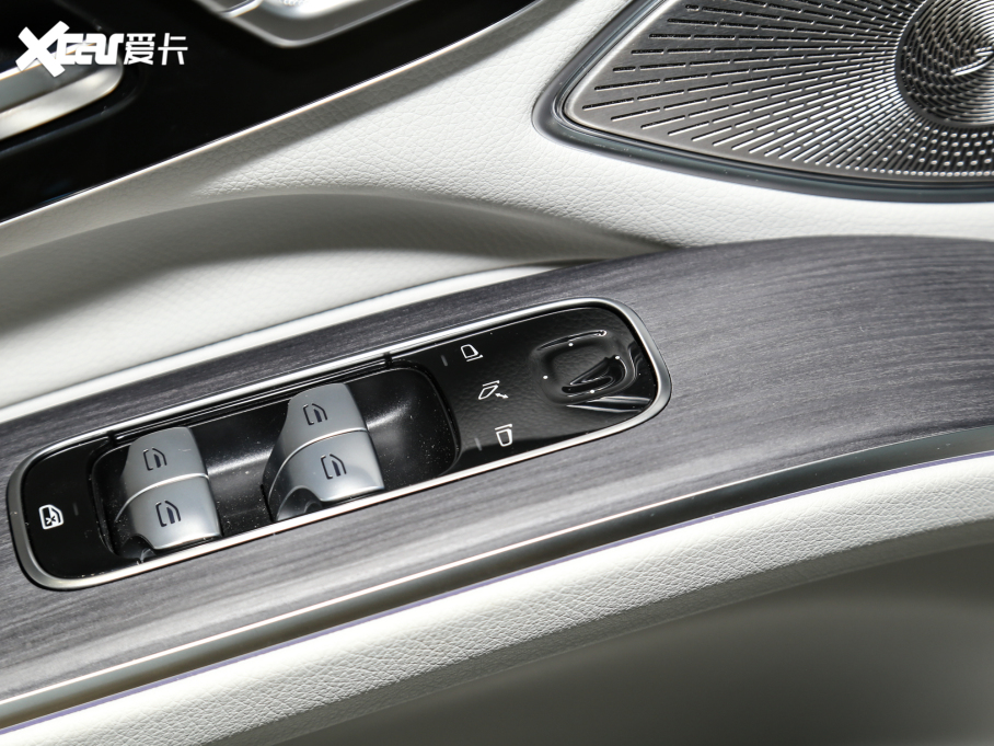 2023YEQS SUV 450+ 