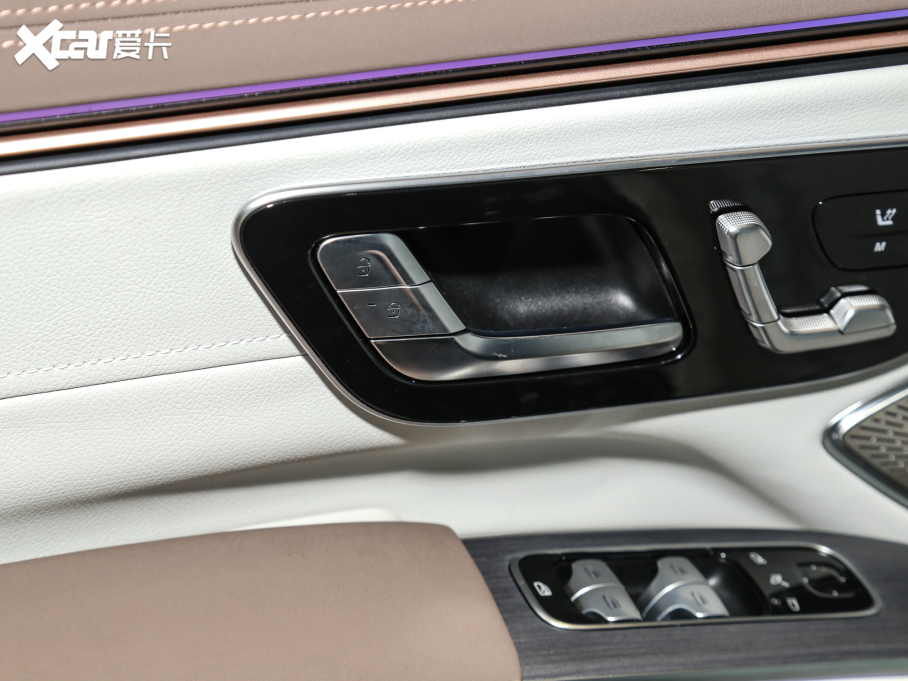 2023YEQS SUV 450+ 