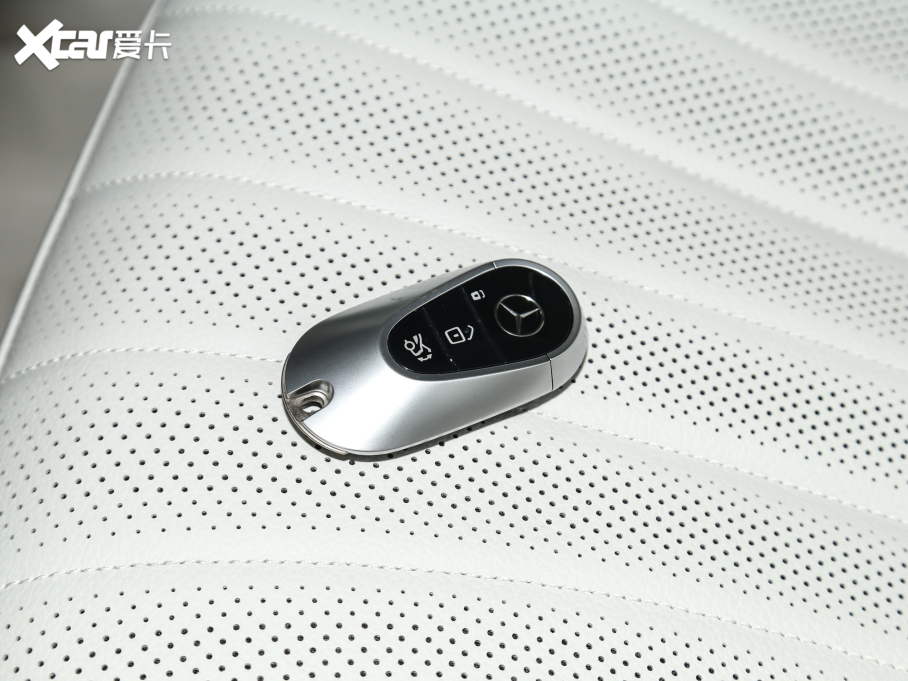 2023YEQS SUV 450+ 