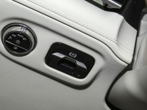 2023450 4MATIC h п؅^(q)