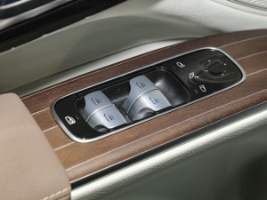 2023450 4MATIC h п؅^(q)