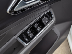 2021280TSI ԄӘsҫ {܇ƅ^	