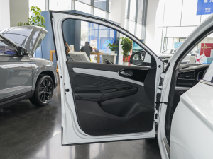 2023280TSI ԄӐ {λ܇T