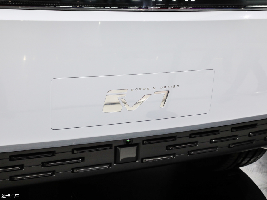 2019iV7 