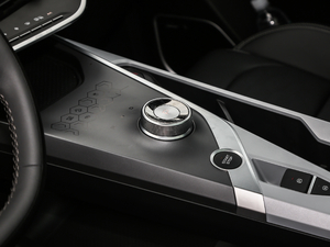 2020550KM xm C++ Pro QU