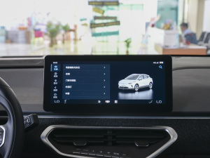 2022400KM {ݮPro п؅^