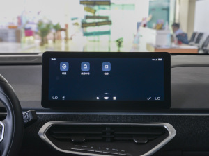 2022400KM {ݮPro п؅^