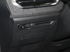 2022400KM {ݮPro п؅^