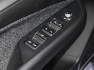 2022400KM {ݮPro п؅^