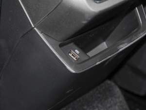 2022400KM {ݮPro п؅^