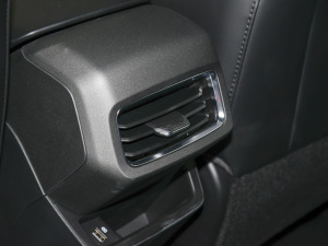 2022400KM {ݮPro п؅^